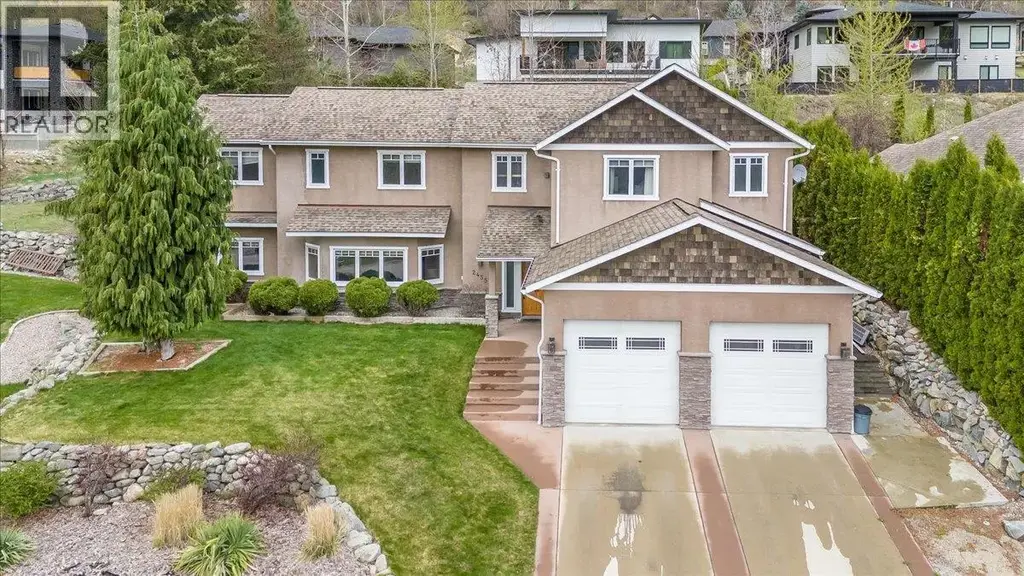 2455 Colin Crescent, Trail
